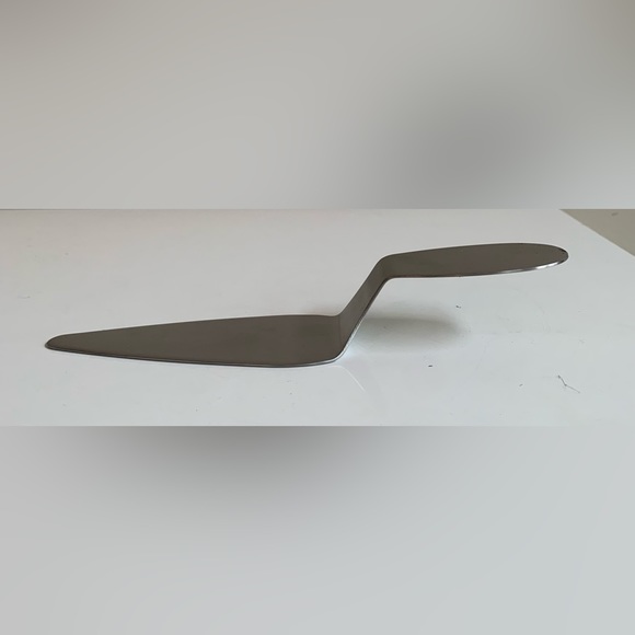 Matte stainless steel high heel pie/cake/quiche server - Picture 2 of 3